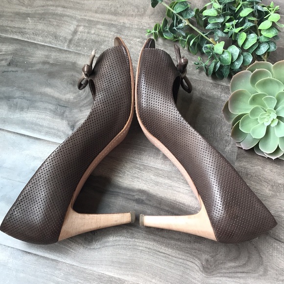 PRADA Bow Pumps size 41 - Picture 3 of 9